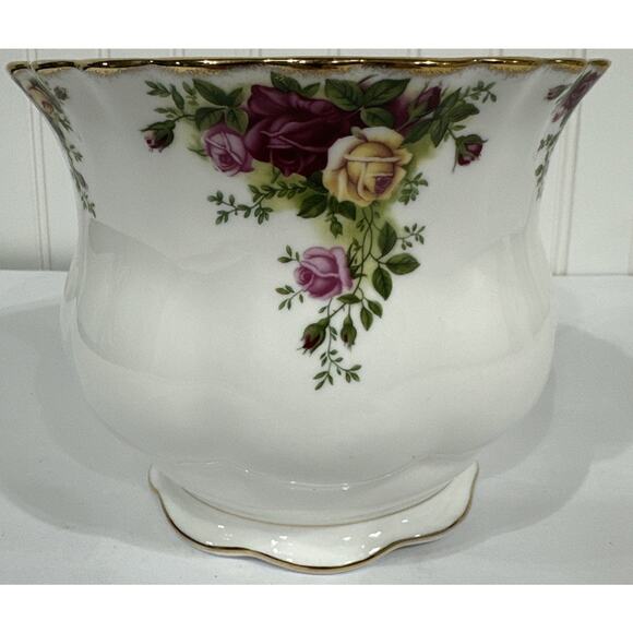 Royal Albert Bone China Old Country Roses Cache Pot Planter, England - Picture 2 of 4